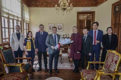 Vali S&ouml;zer, 14 Mart Tıp Bayramı dolayısıyla sağlık &ccedil;alışanlarını kabul etti
