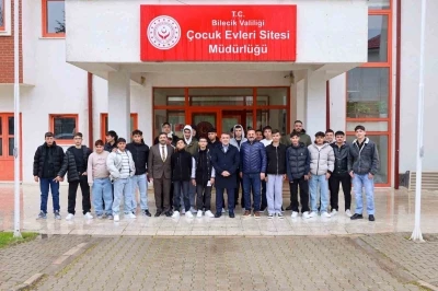 Vali S&ouml;zer bayramda &ccedil;ocuklar ve &ouml;ğrencilerle buluştu
