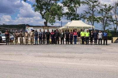 Vali S&ouml;zer bayramda denetim noktasında
