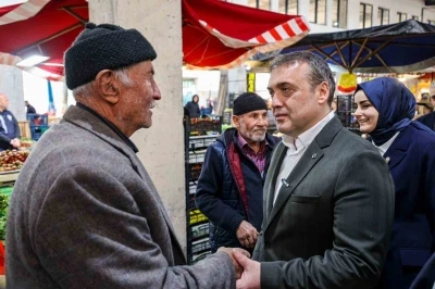 Vali S&ouml;zer esnaf ve vatandaşla buluştu
