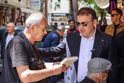 Vali S&ouml;zer esnafla buluştu
