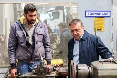 Vali S&ouml;zer G&uuml;l&uuml;mbe Şantiyesi&rsquo;nde incelemelerde bulundu
