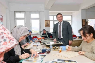 Vali Sözer &quot;Halk eğitimi faaliyetleri toplumsal kalkınmaya da önemli katkılar sunuyor&quot;
