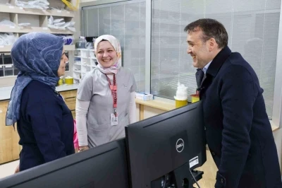 Vali S&ouml;zer Ramazan Bayramı&rsquo;nın son g&uuml;n&uuml; hastane ve huzurevi ziyaretinde bulundu
