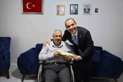 Vali Taşolar, Gazi Engen&ccedil;&rsquo;i ziyaret ederek bayramını tebrik etti
