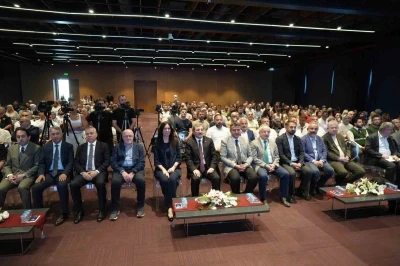 Vali Tavlı: "Gen&ccedil;lerimizi bağımlılığın her t&uuml;rl&uuml;s&uuml;nden uzak tutmalıyız"
