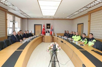 Vali Tavlı: &quot;Yollardaki işaretlemeler standartlara uygun hale getirilecek&quot;
