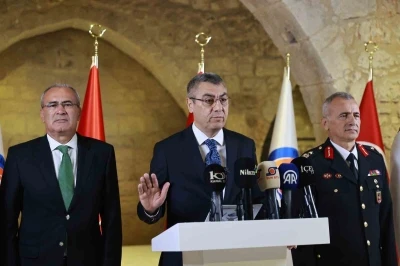 Vali Toros: &quot;Suç ve suçluyla mücadelemiz kararlılıkla sürüyor&quot;
