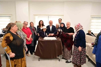 Vali Varol asırlık &ccedil;ınarlar ve şehit aileleri ile bir araya geldi
