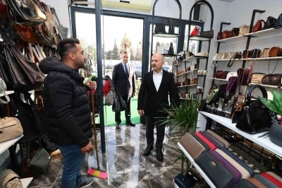 Vali Varol&rsquo;dan rezerv alanda faaliyet g&ouml;steren esnafa bayram ziyaret
