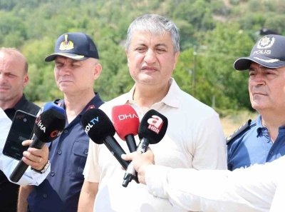 Vali Yavuz, &quot;Orman yangını tek bir noktada devam ediyor’
