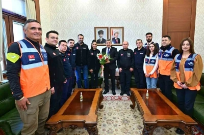 Vali Yılmaz&rsquo;dan deprem ger&ccedil;eğiyle ilgili &ouml;nemli mesaj;
