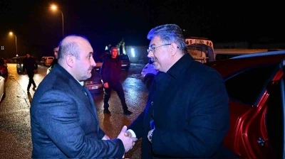 Vali Yılmaz&rsquo;dan vefat eden &Ouml;zt&uuml;rk&rsquo;&uuml;n ailesine taziye ziyareti
