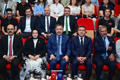 Vali Yılmaz: "Gen&ccedil;lerin sesi bilimle y&uuml;kseliyor"
