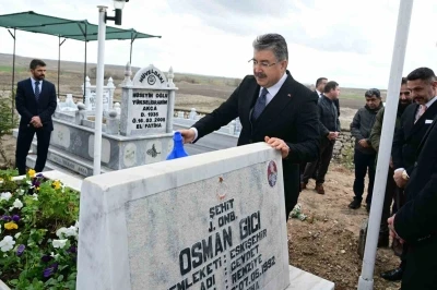 Vali Yılmaz, Şehit Jandarma Onbaşı Osman Gıcı&rsquo;nın kabrini ziyaret etti
