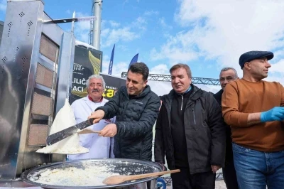 Valiler Ergan Dağı&rsquo;nda et d&ouml;ner yerine tulum peyniri d&ouml;neri kesti
