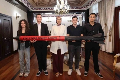 Valiyi ziyarete roketle geldiler
