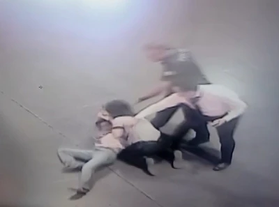 Valizinin kaybolduğunu iddia eden alkollü kadın terminali ayağa kaldırdı... O anlar kamerada
