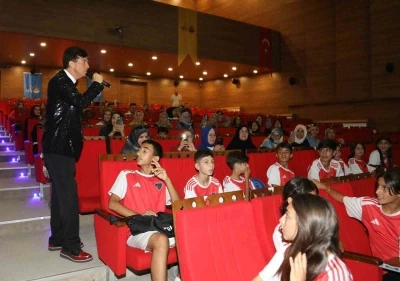 Van Büyükşehir Belediyesi ‘Meddah’lık geleneğini sürdürüyor
