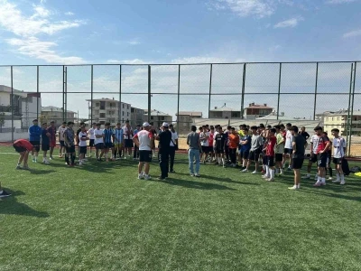 Van Büyükşehir Belediyespor futbolcu seçmelerine yoğun ilgi
