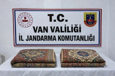 Van&rsquo;da 1 milyon 200 bin TL değerinde g&uuml;mr&uuml;k ka&ccedil;ağı 2 adet halı ele ge&ccedil;irildi
