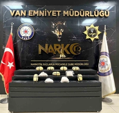 Van&rsquo;da 10 kilo 260 gram metamfetamin ele ge&ccedil;irildi
