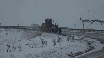 Van&rsquo;da 21 yerleşim yerinin yolu ulaşıma kapandı
