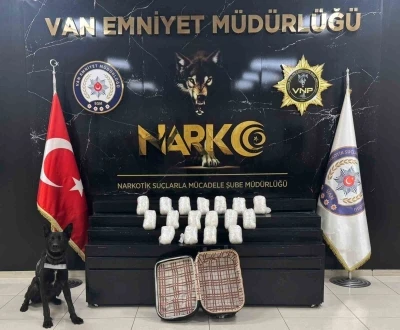 Van&rsquo;da 22 kilo 540 gram metamfetamin ele ge&ccedil;irildi
