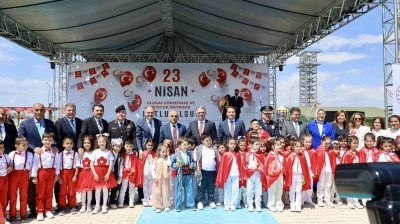 Van&rsquo;da 23 Nisan Ulusal Egemenlik ve &Ccedil;ocuk Bayramı kutlandı
