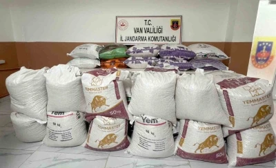 Van&rsquo;da 3,5 milyon TL değerinde ka&ccedil;ak gıda malzemesi ele ge&ccedil;irildi
