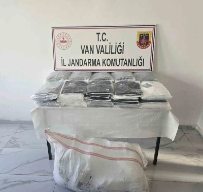 Van’da 3 milyon TL değerinde kaçak malzeme ele geçirildi
