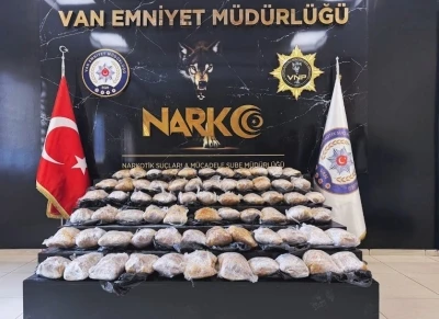 Van&rsquo;da 39 kilo 340 gram skunk maddesi ele ge&ccedil;irildi
