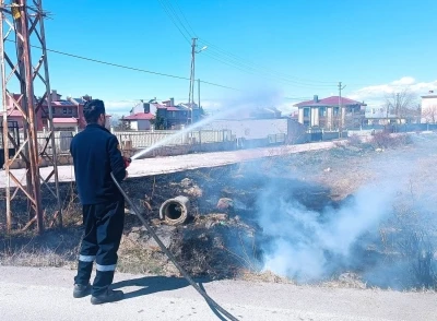 Van&rsquo;da anız yangını
