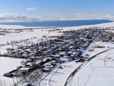 Van&rsquo;da beyaz esaret g&ouml;rsel ş&ouml;lene d&ouml;n&uuml;şt&uuml;: Yerleşim yerleri beyaz gelinliğini giydi
