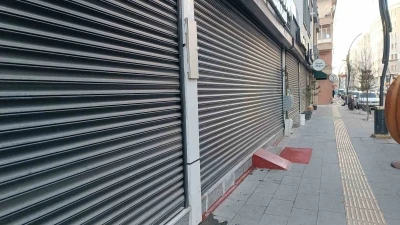 Van&rsquo;da elektrik kesintisi esnafı mağdur etti
