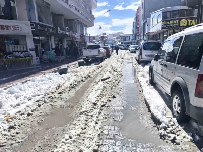 Van&rsquo;da esnaf ve vatandaşlardan "altyapı ve temizlik" tepkisi
