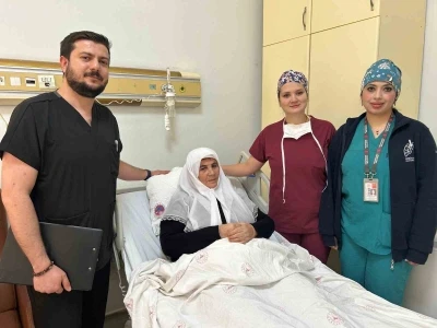 Van&rsquo;da hastanın g&ouml;ğ&uuml;s kafesi a&ccedil;ılmadan akciğerin yarısı &ccedil;ıkarıldı
