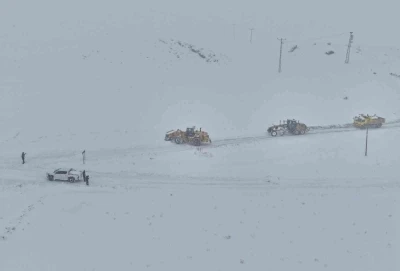 Van&rsquo;da kardan dolayı kapanan 569 yolun 506&rsquo;sı a&ccedil;ıldı
