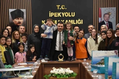 Van&rsquo;da kitap okuma yarışmasında dereceye girenler &ouml;d&uuml;llendirildi
