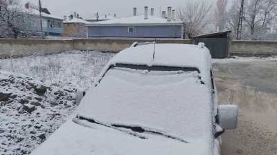 Van&rsquo;da nisan ayında her yer beyaza b&uuml;r&uuml;nd&uuml;
