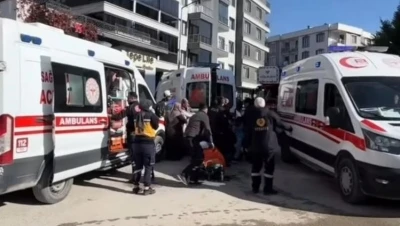 Van’da otopark yangınında 29 kişi dumandan etkilendi
