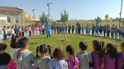 Van’da &quot;4 Ekim Dünya Hayvanları Koruma Günü&quot; etkinliği
