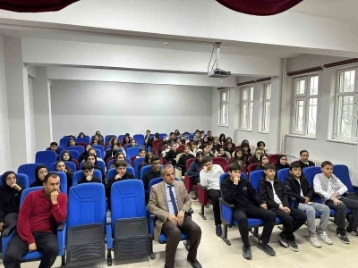Van’da &quot;5 Soru ve 5 Cevap&quot; konferansı
