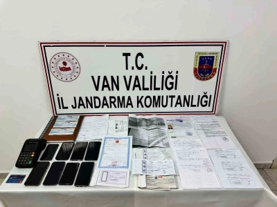 Van&rsquo;da &lsquo;tefecilik&rsquo; operasyonu: 8 g&ouml;zaltı
