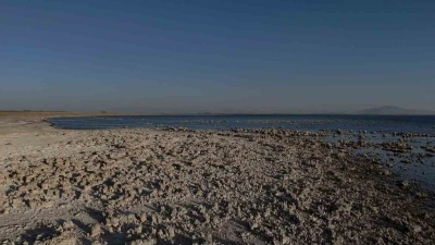 Van Gölü’nde kuraklık alarmı: Suyun çekilmesi endişe verici bir tabloya dönüştü
