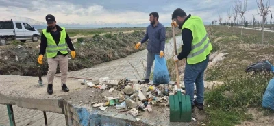 Van G&ouml;l&uuml;&rsquo;n&uuml;n sessiz kahramanları i&ccedil;in yol temizliği
