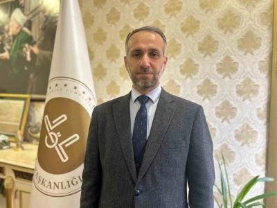 Van İl M&uuml;ft&uuml;s&uuml; Dr. Mehmet Sırrı Şık: "Hilalin tespitinde yetkili mercilerin kararı esastır"
