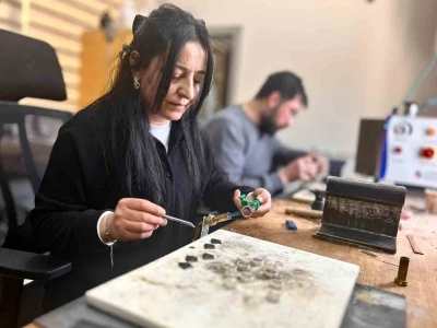 Van&rsquo;ın tescilli savat sanatı gen&ccedil; kuşaklara aktarılıyor
