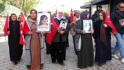 Vanlı aileler bu kez dualarla yürüdü
