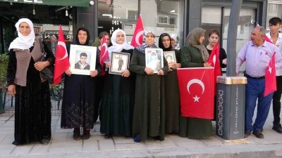 Vanlı ailelerin eylemi 107’nci haftasına girdi
